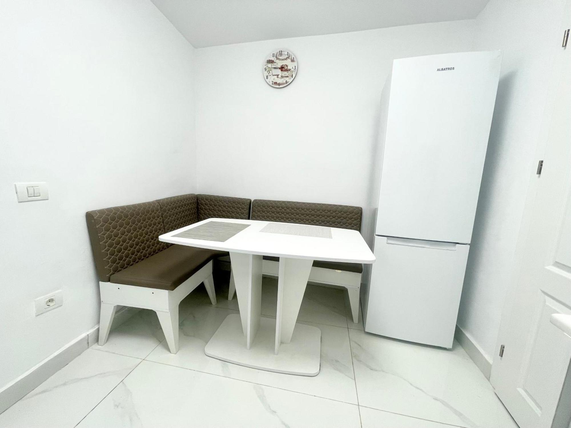 Old Town Retreat No 8 Apartment Bukares Bagian luar foto