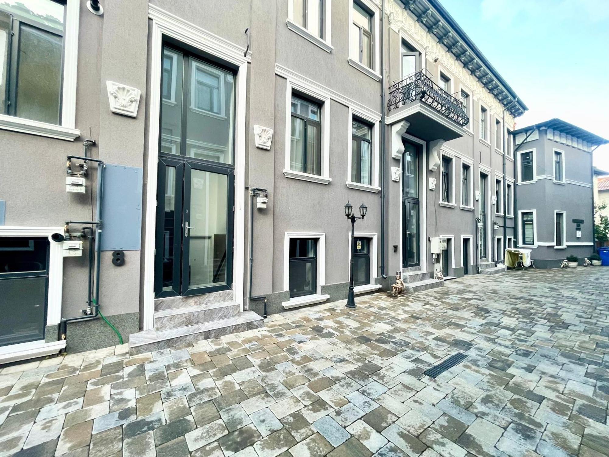Old Town Retreat No 8 Apartment Bukares Bagian luar foto