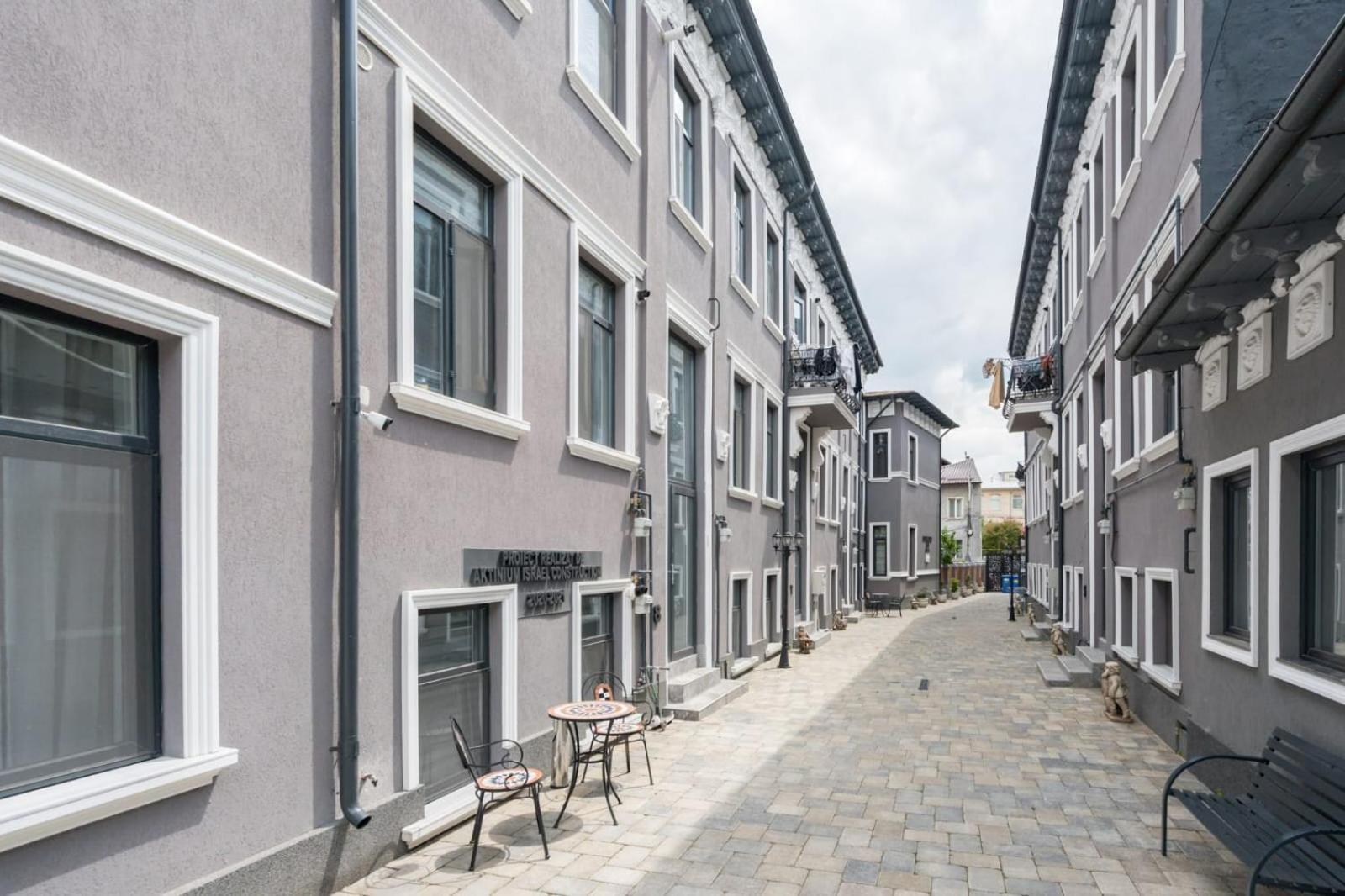 Old Town Retreat No 8 Apartment Bukares Bagian luar foto